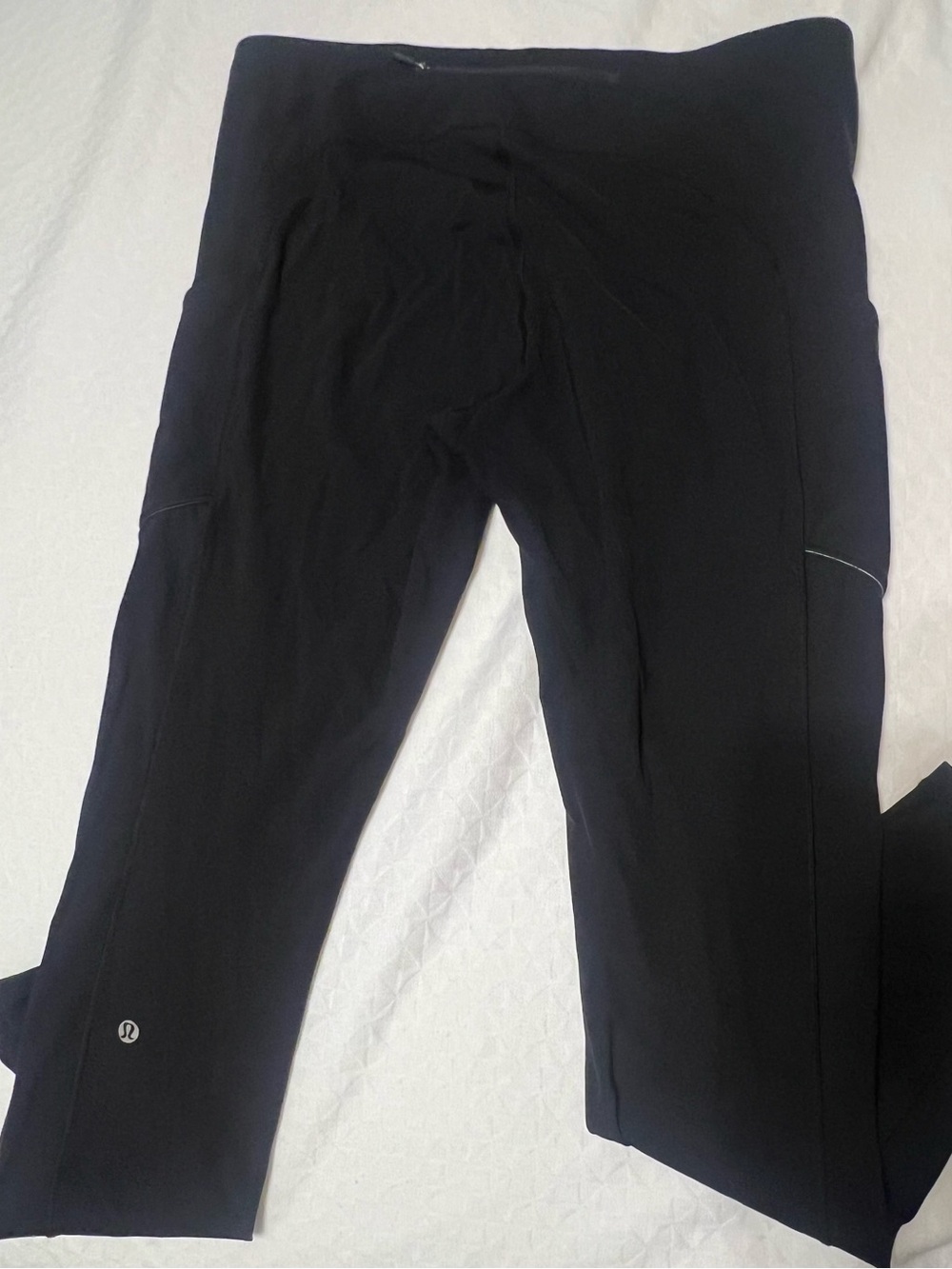 Women’s lululemon athletica Black Speed Tight Leggings size 12. Inseam 28